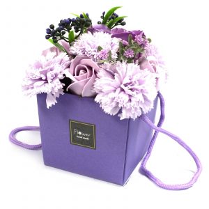 Bouquet de flores de sabão tons lilas e roxo